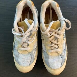 New Balance W992FN Women's Beige Gray Running Shoes Sneakers Size 8.5‎ US READ